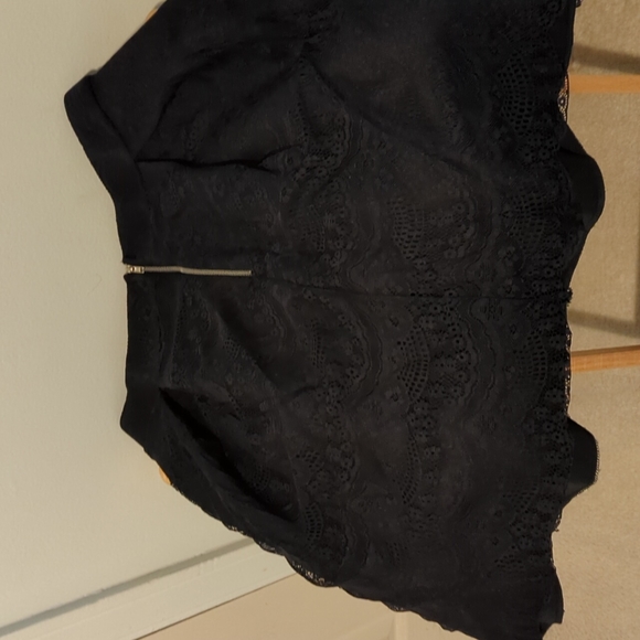 Skiry - Picture 3 of 4